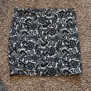 Wet Seal black and white design mini skirt